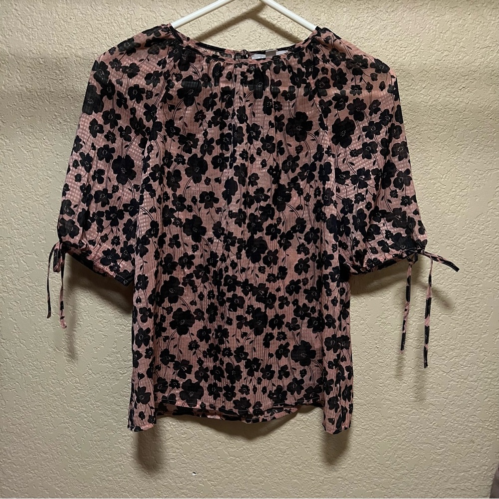 Gorgeous pink and black top